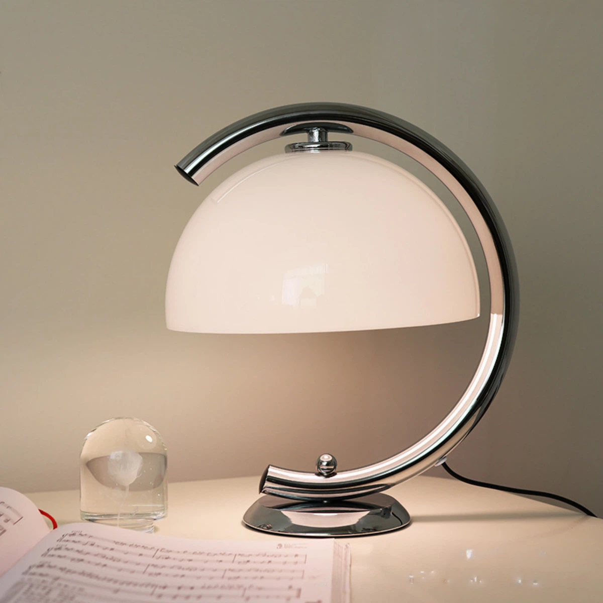 Bauhaus-stijl Metalen Tafellam - Decor Lighting Uk recensie en prijs